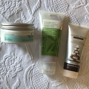 Botanics hand and nail treatment & foot rescue